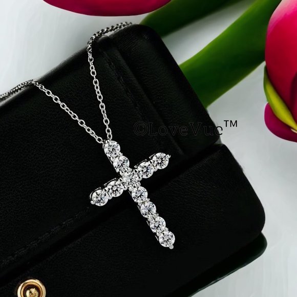 2.5mm Diamond Brilliant Cut Cross Pendant Necklace - Picture 5 of 17